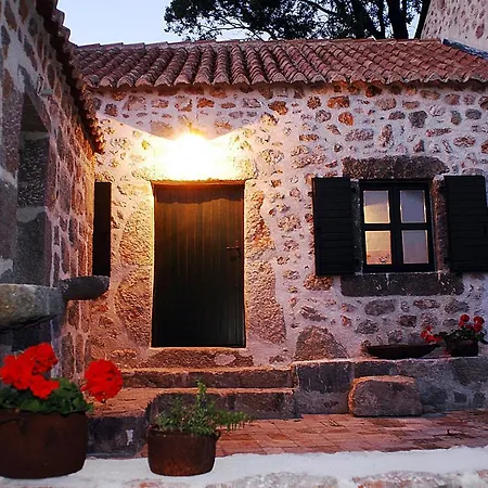 House Marin Nyaraló *